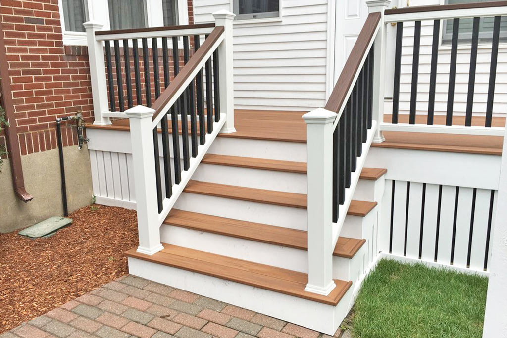 Composite deck built by JBL Carpentry